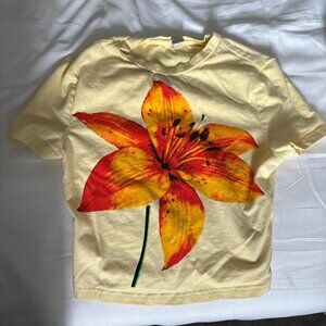 Vintage Inspired Yellow Baby Tee with Oversized Floral Print – Size S/M